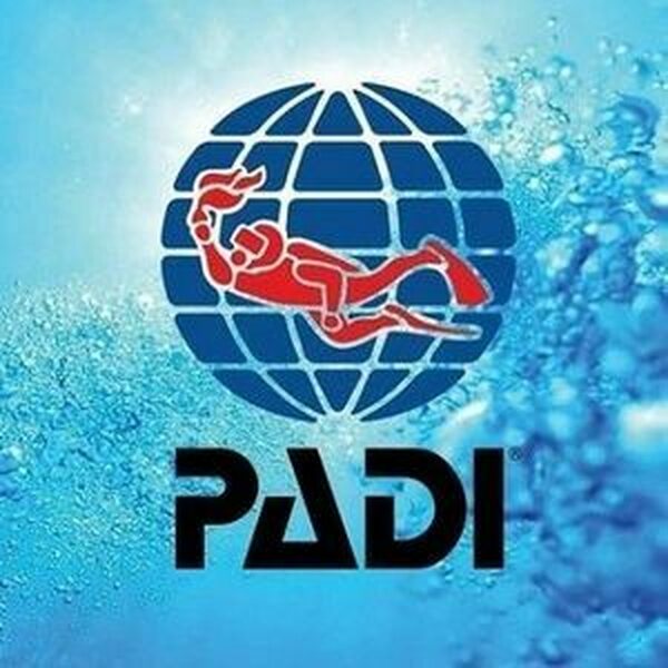 PADI Discover Scuba Diving - laitesukelluskokeilu kahden henkilön miniryhmässä (hinta per hlö)
